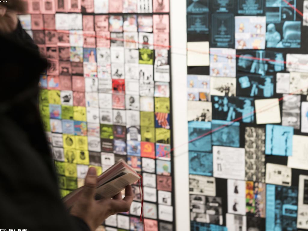 អនុស្សាវរីយ៍គេហទំព័រ: ការបង្កើត និងការកែលម្អ