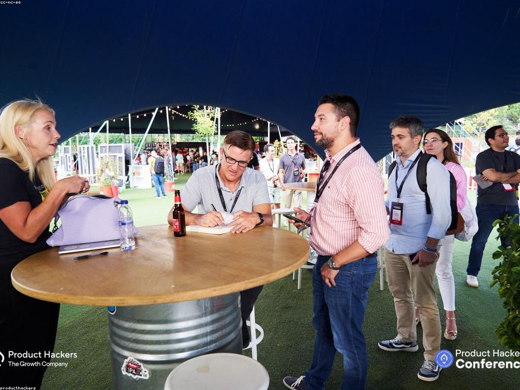 យោងដល់ការស្រាវជ្រាវអំពីអនុស្សាវរីយ៍គេហទំព័រ